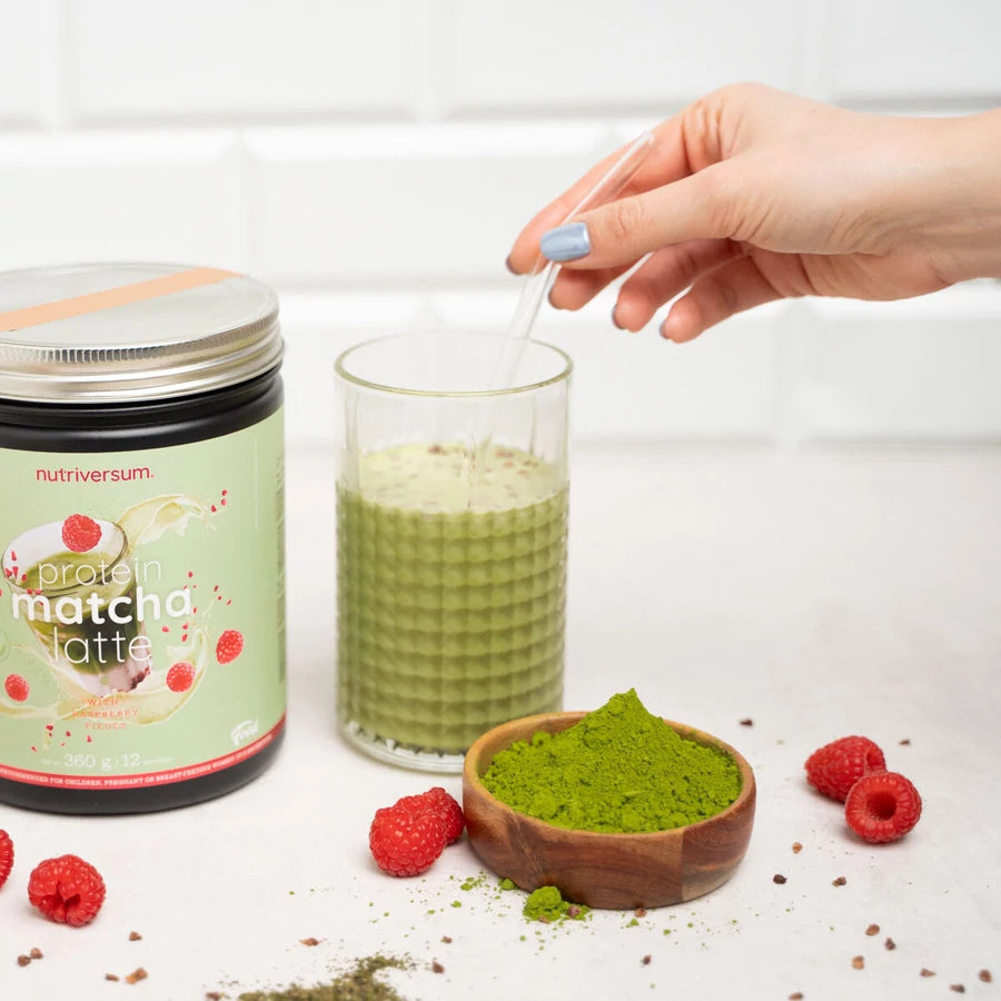Nutriversum Protein-Matcha-Latte mit Proteinpulver und Himbeerstückchen Flow 360gr